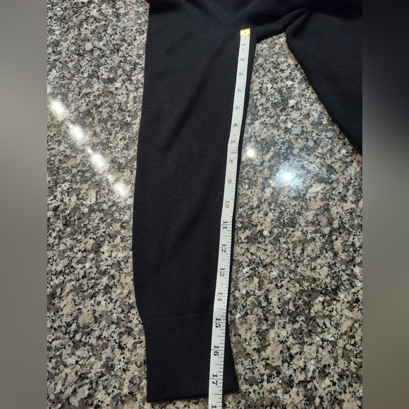 Banana Republic Women's Medium Sized Black Sweater - Picture 8 of 10